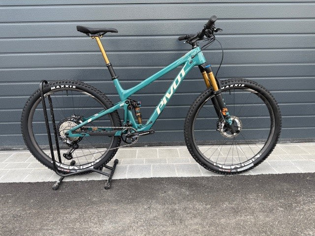 2023 Trail429 Large  – Pro XT/XTR w/ Carbon Wheels